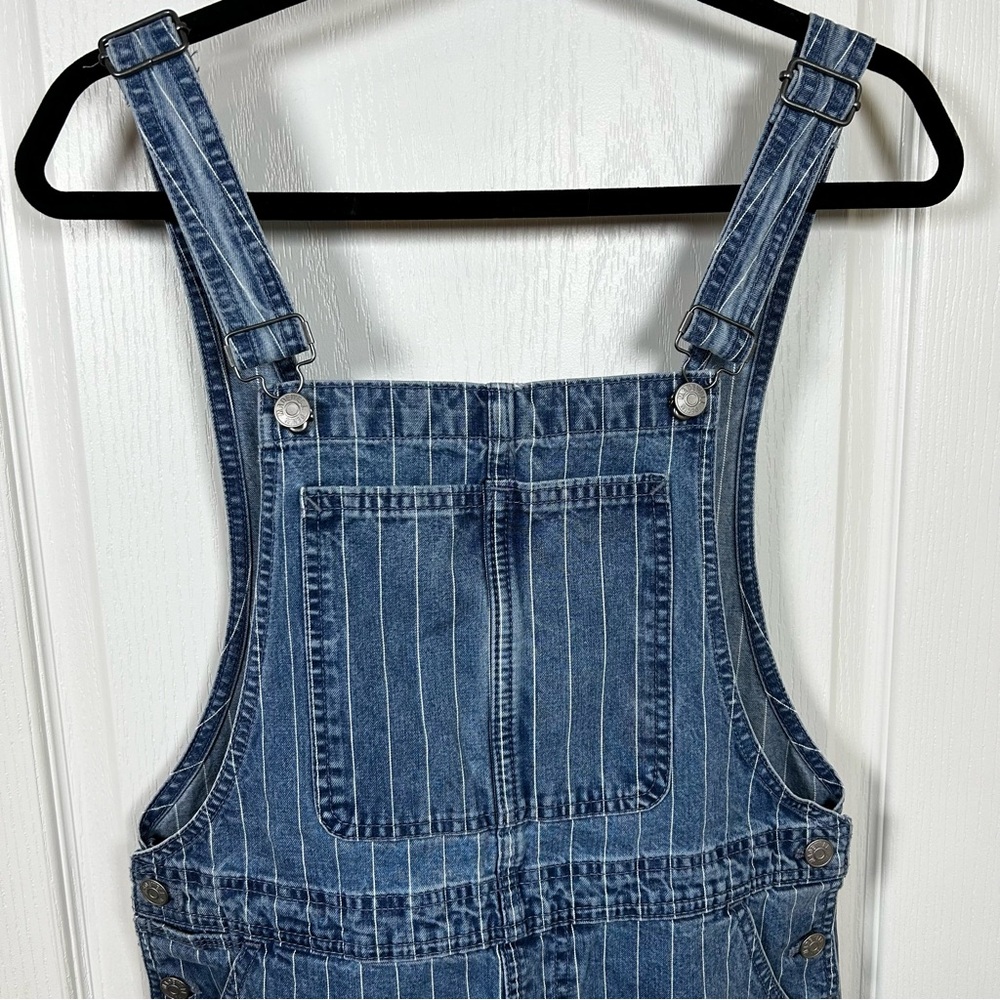 Madewell Pinyon Short Overalls in Pinstripe Small Denim - Picture 2 of 10